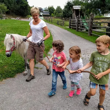 Joergleggerhof Farm stay *